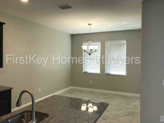 Foto del edificio - 9801 Ivory Drive