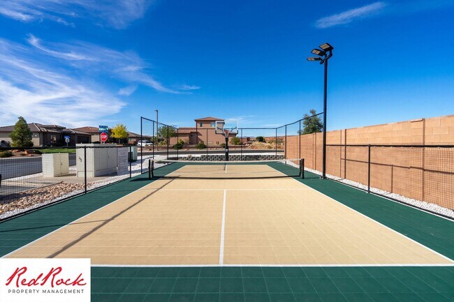 Foto del edificio - 3 Bedroom Townhome in Buena Vista Community