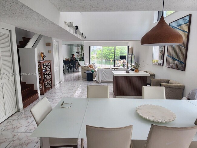 Building Photo - 201 Poinciana Island Drive Apt #101, Sunny...