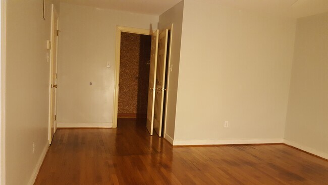 Building Photo - 1219 Cherrystone Ave