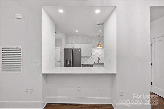 Building Photo - 310 Arlington Ave