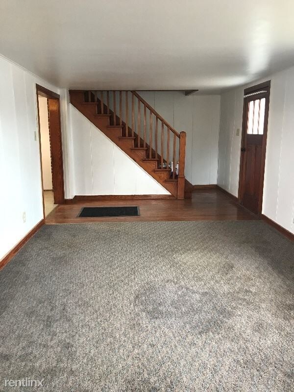 Foto del edificio - 2 br, 1 bath Apartment - 5588 Gingrich Rd