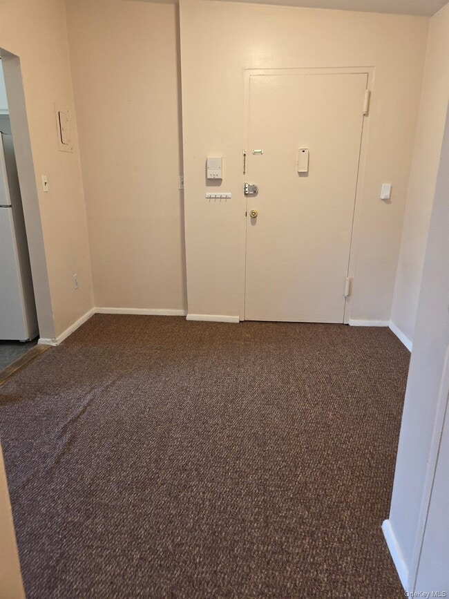 Building Photo - 259 N Newbridge Rd