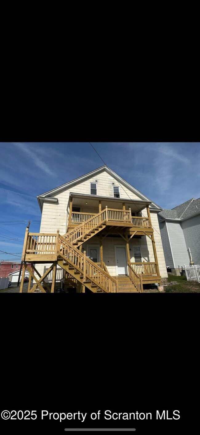 Foto del edificio - 618 Gibbons St