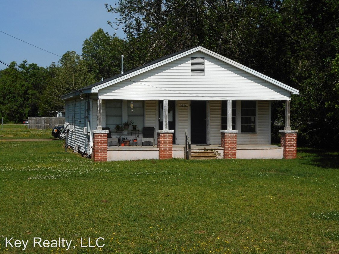 Foto principal - 2318 Airbase Rd