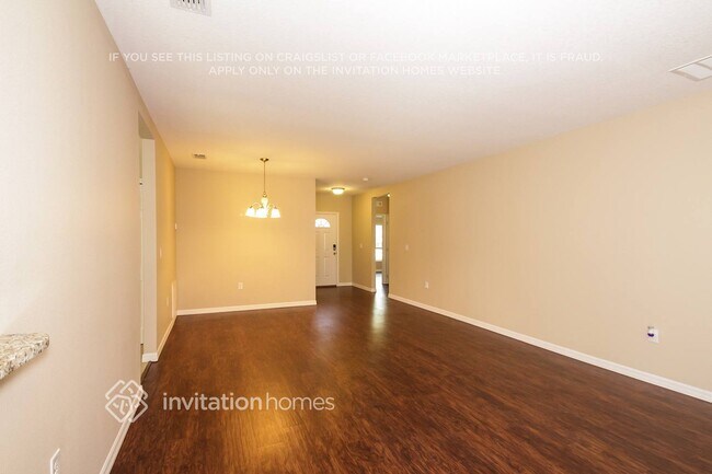 Building Photo - 3725 Petunia Terrace
