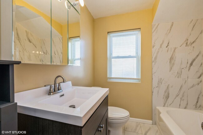 Foto del edificio - 1906 W 80th St