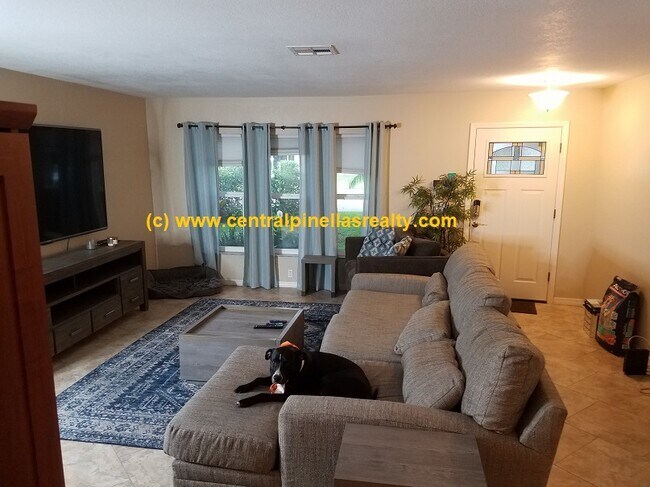 Foto del edificio - 5811 98th Ave N