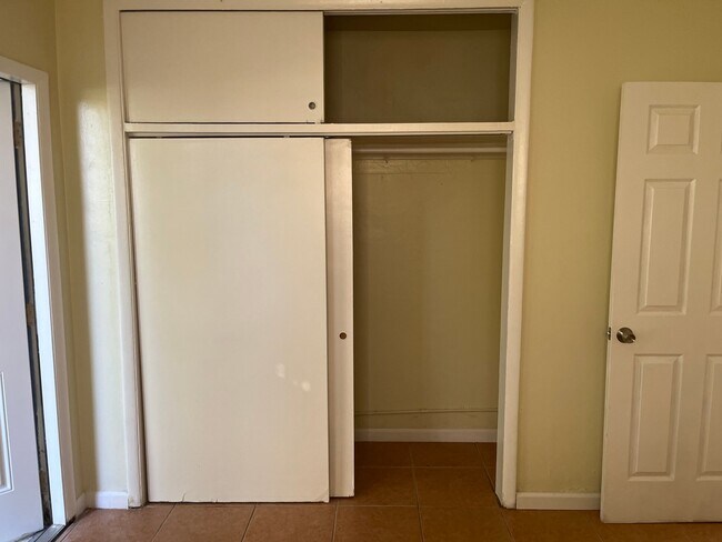 Building Photo - 412 SW 9th St