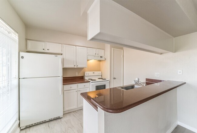 Foto del edificio - 6202 Skyline Dr