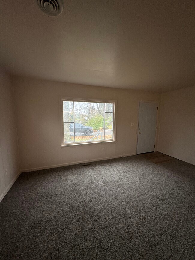 Sala de estar - 4105 Natchez Ave