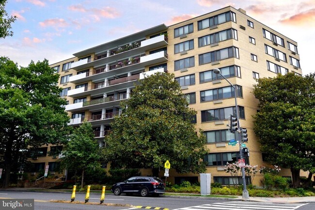 Foto del edificio - 3601 Wisconsin Ave NW