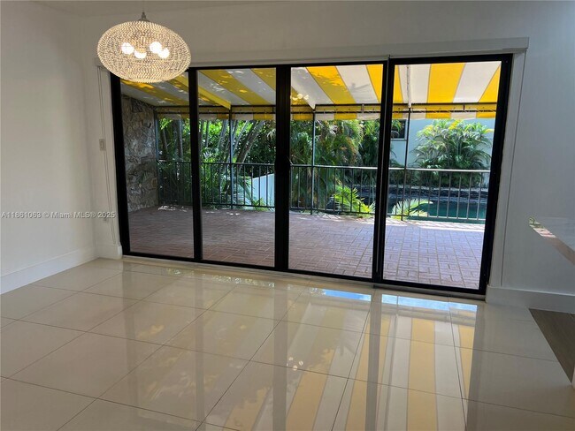 Foto del edificio - 15400 Sharpecroft Dr