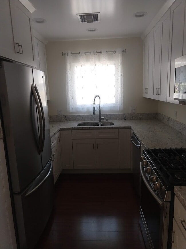 kitchen - 11557 Braddock Dr