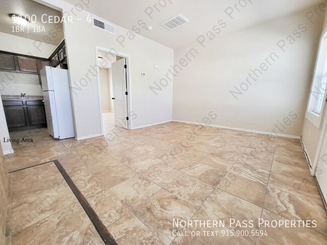 Building Photo - Centrally Located 1 BDR Apartment!