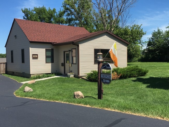 Brookside Apts 3220 W 4th St Wloo - Brookside Apartments