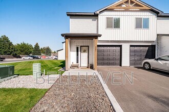 Building Photo - 380 S 3rd W Building Photo - 380 S 3rd W