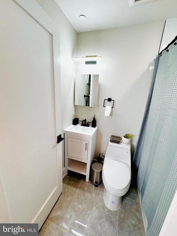 Building Photo - 2209 M St NE