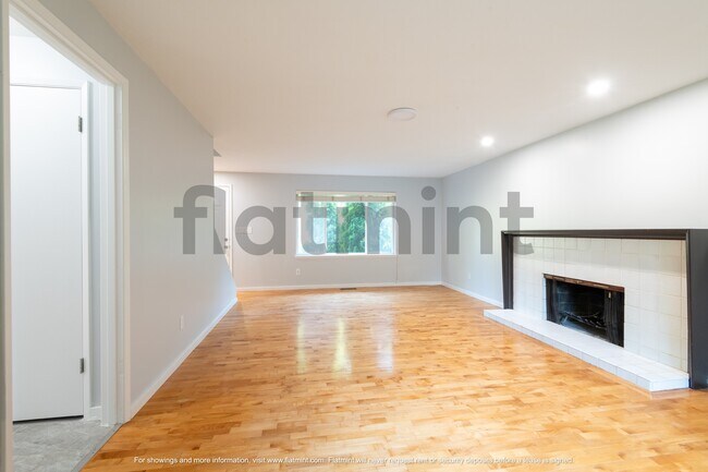 Building Photo - 7037 NE 137th St