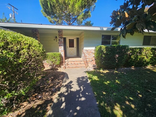 Foto del edificio - Spacious 3/2 Home Located in the Stanmar c...