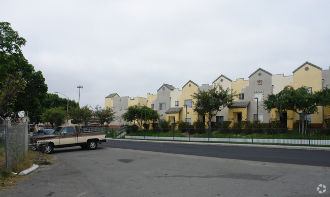 Building Photo - Cedar Road Apartments