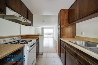 Building Photo - 6827 Whitsett Ave