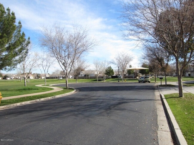 Building Photo - 3365 E Linda Ct