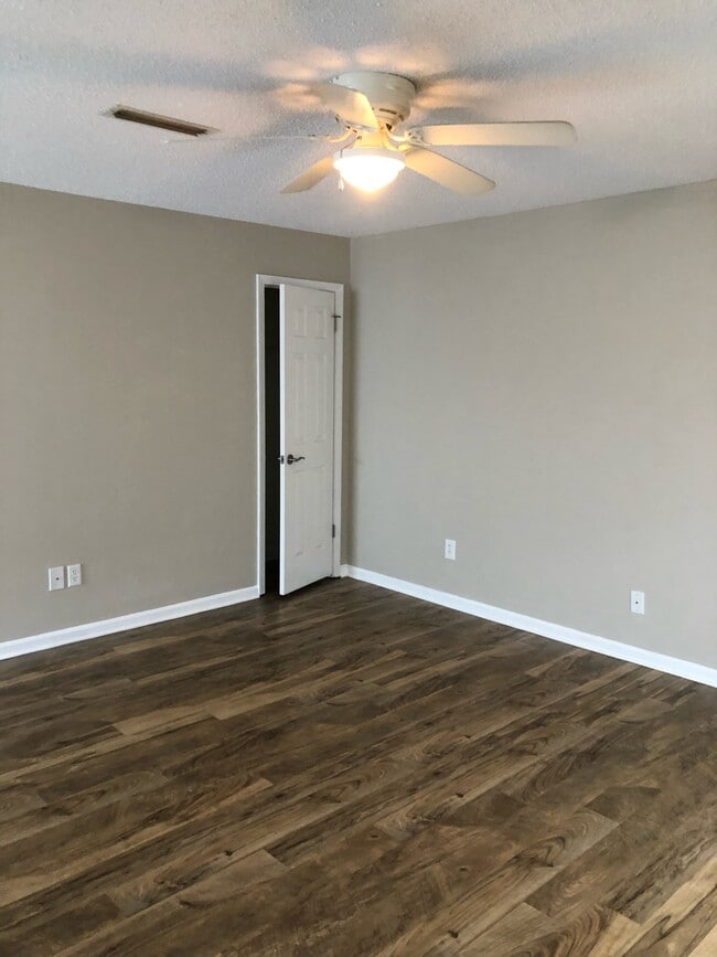 Building Photo - 125 Radford Cir