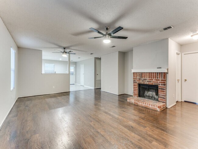 Building Photo - 541 Hertford St