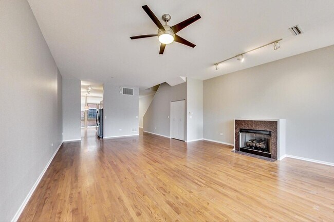 Foto del edificio - 324 N Jefferson St
