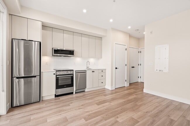 Building Photo - 45511-45511 Campus Dr