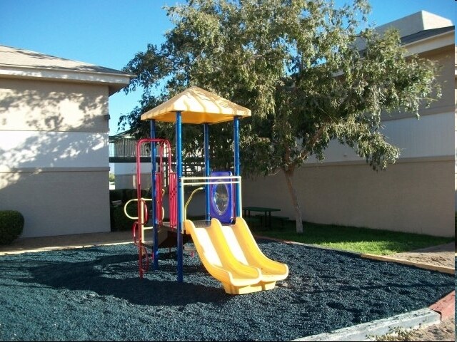 Área de juegos - Coronado Glen Apartments