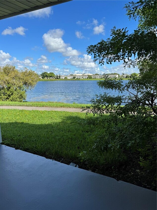 Foto principal - 3405 NW 44th St