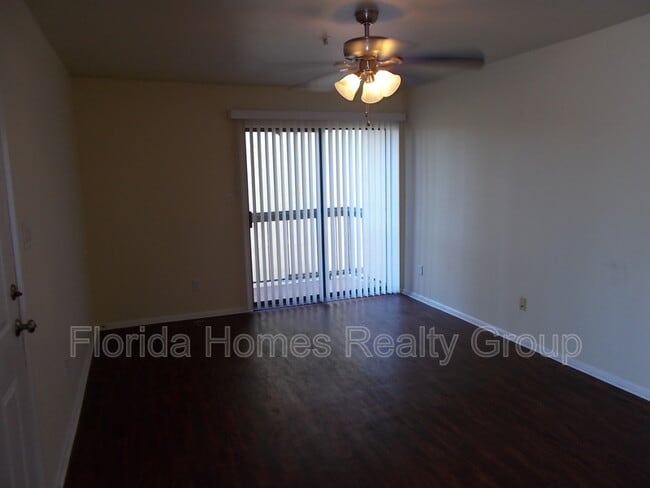 Building Photo - 2925 Winkler Ave