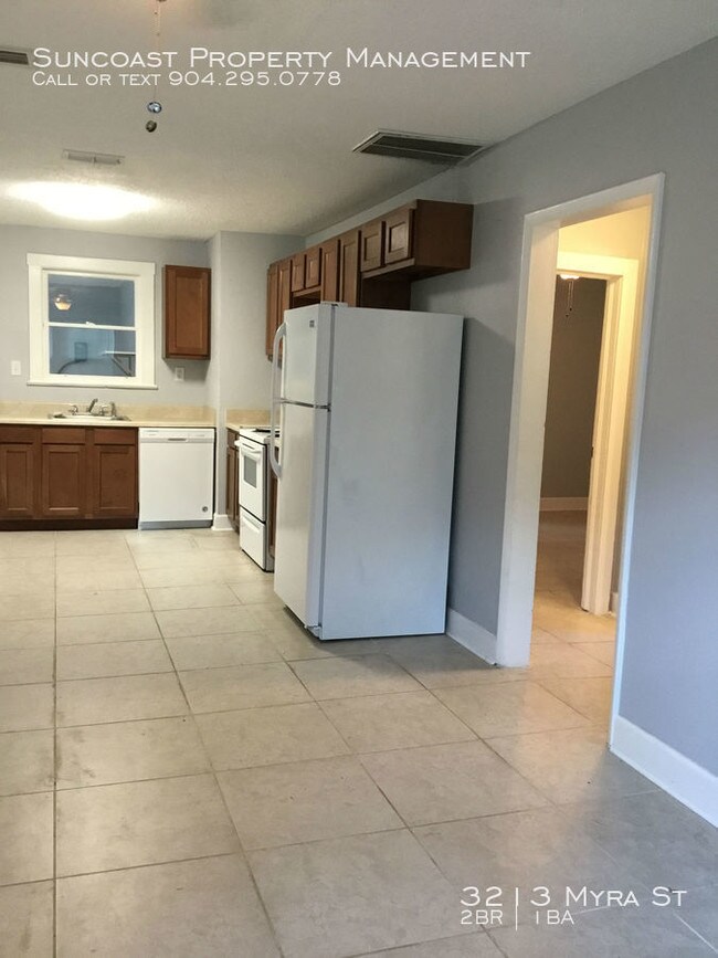 Building Photo - Cute 2 bedroom with fenced in yard!
