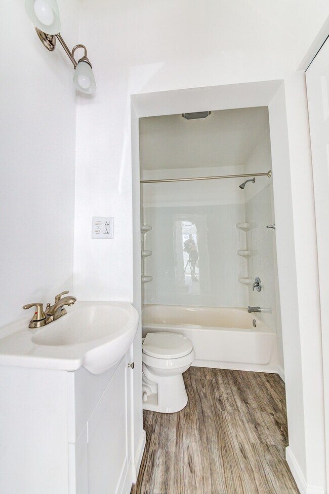 Foto del edificio - Available MAY 2026 - Beautiful 2 Bedroom Home w/ Recent Updates!