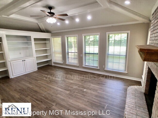 Building Photo - 3 br, 2 bath House - 9 Treeway Dr