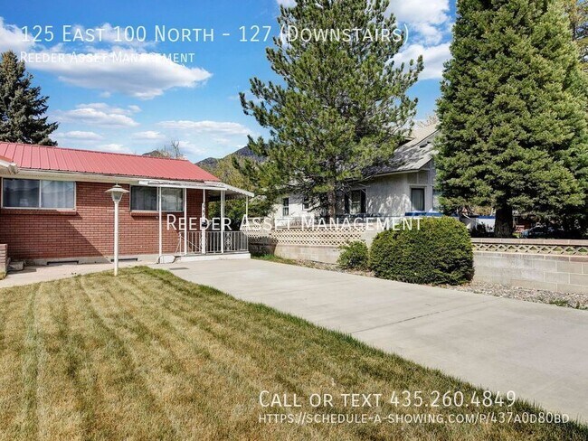 Building Photo - Don't miss this 2 Bedroom 1 Bathroom Downs...