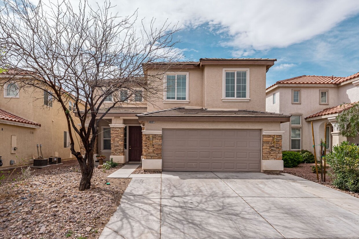 Primary Photo - Gated Community House!