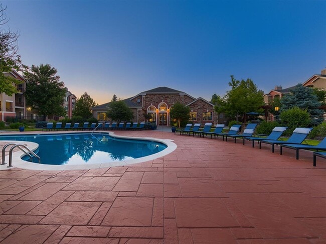 Building Photo - Whisper Creek