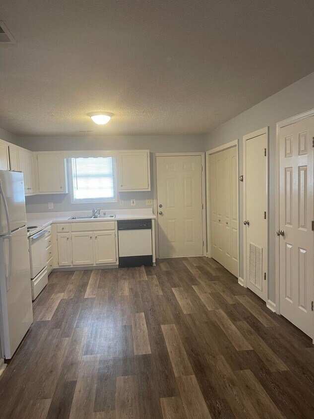 Foto principal - 1212 Brookline Ave SW