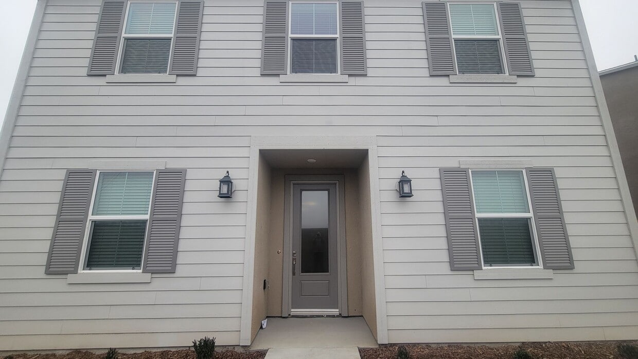 Foto del edificio - 12517 Camino Glorieta, Bakersfield, CA 93311