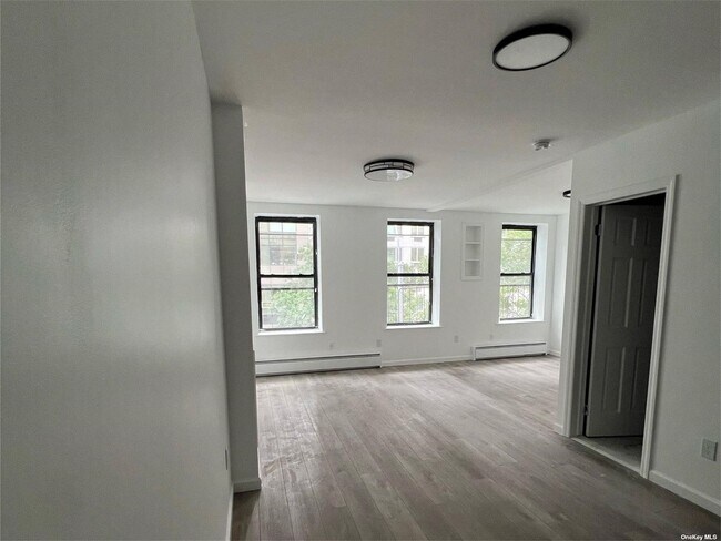 Building Photo - 389 2nd Ave