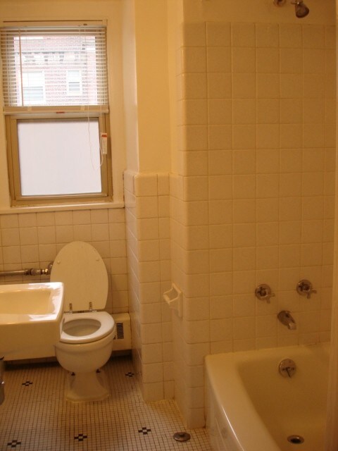 Building Photo - 1130 Parker St