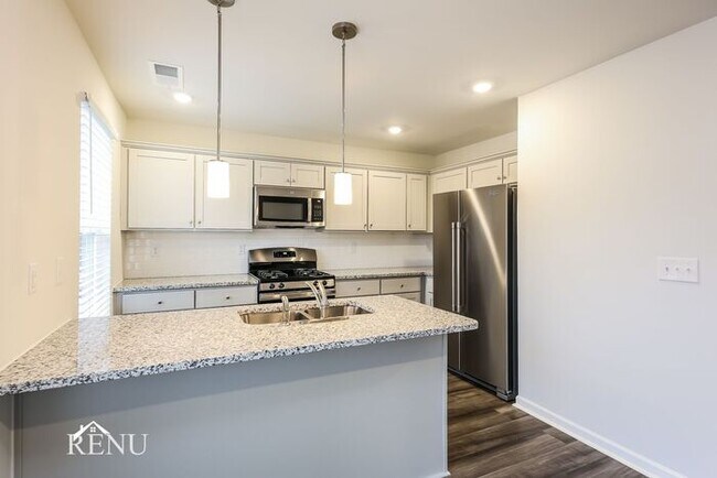 Building Photo - 641 Blossom Run