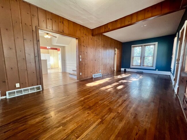 Sala de estar - 1323 W 2nd St