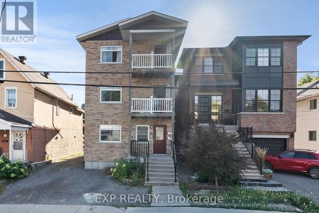 Building Photo - 52 Champagne Ave S