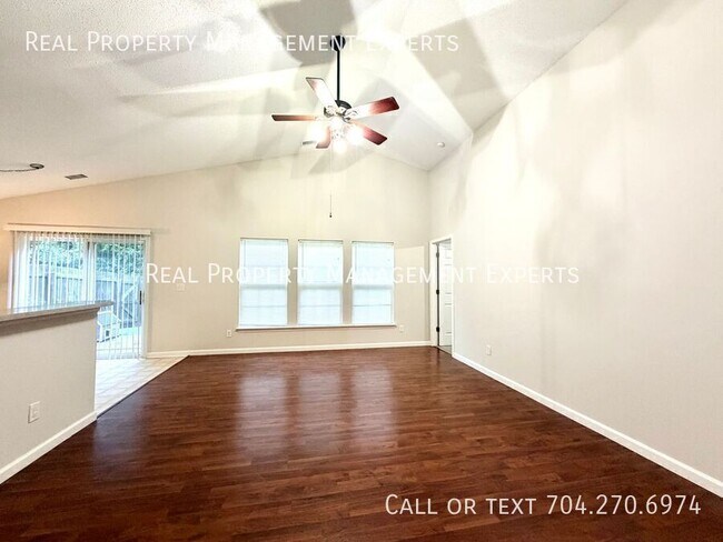 Building Photo - 112 Bosburg Dr