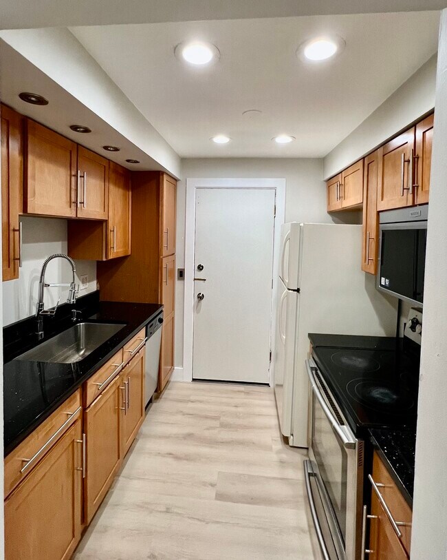 Foto del edificio - 5113 N East River Rd