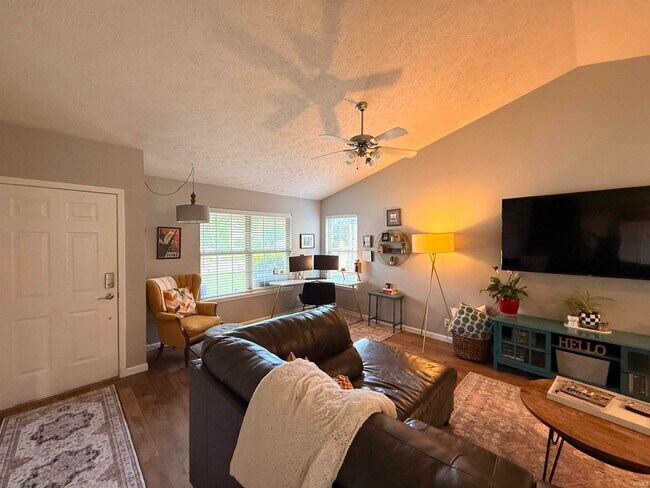 Foto del edificio - 4064 Fiddlesticks Dr